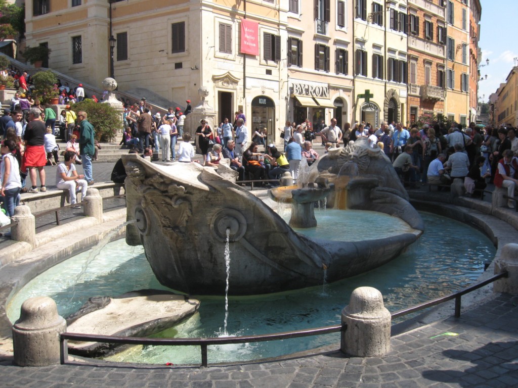 Piazza di Spagna: Spanish Steps Fountain