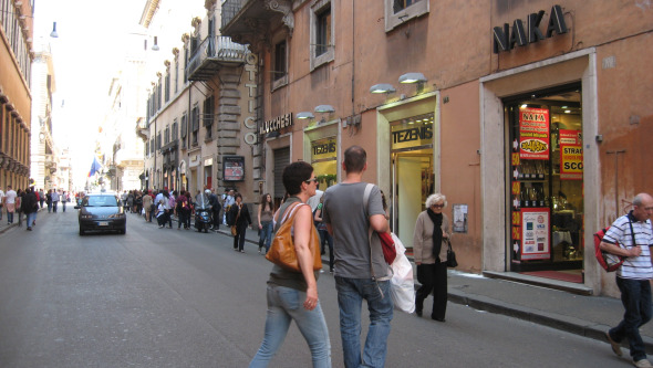 Shopping in Rome – Via del Corso