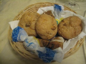 A Good Restaurant in Rome - Porto Corallo offer basket of goodies