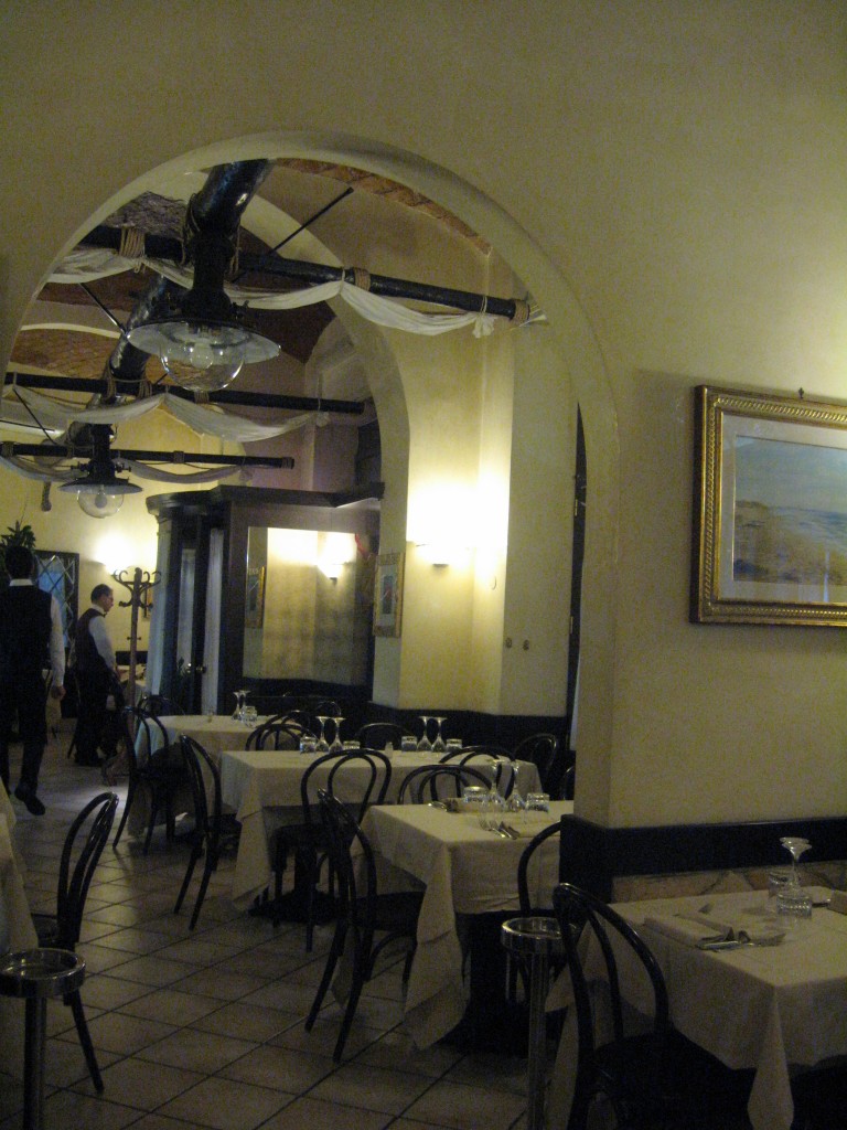 Restaurant in Rome: Interior of L'Antico Porto