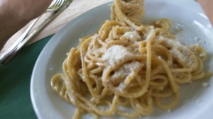 Sunday Lunch in Rome - Cacio e pepe