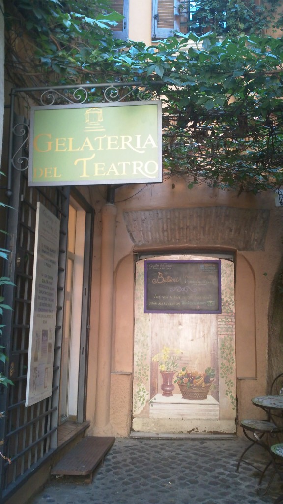 Gelato in Rome: Outside Gelateria del Teatro