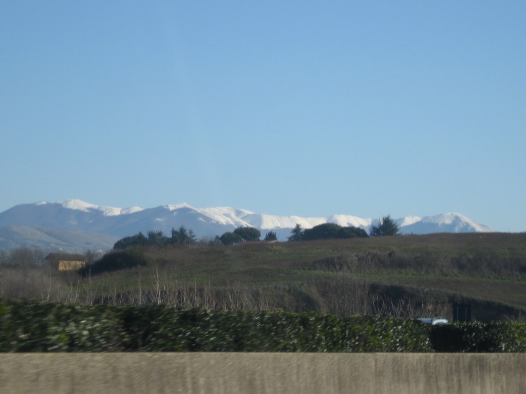 Family lunch in Naples: Scenery from Rome to Naples