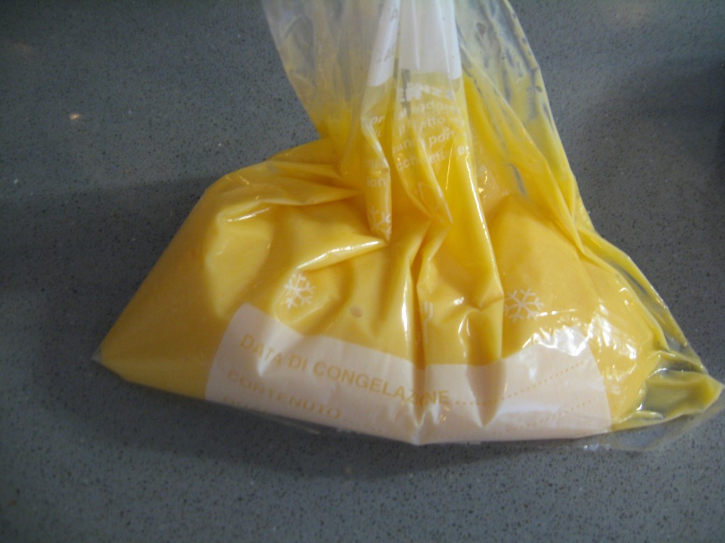 Brioche recipe: Pastry cream in plastic bag
