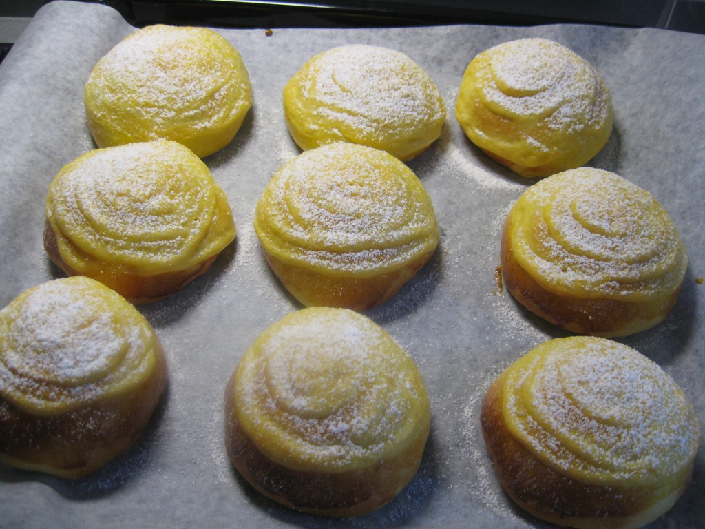 Brioche recipe: Dusted with Powdered Sugar