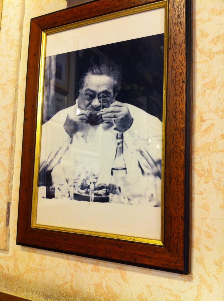 Carbonara Da Danilo: Man Eating