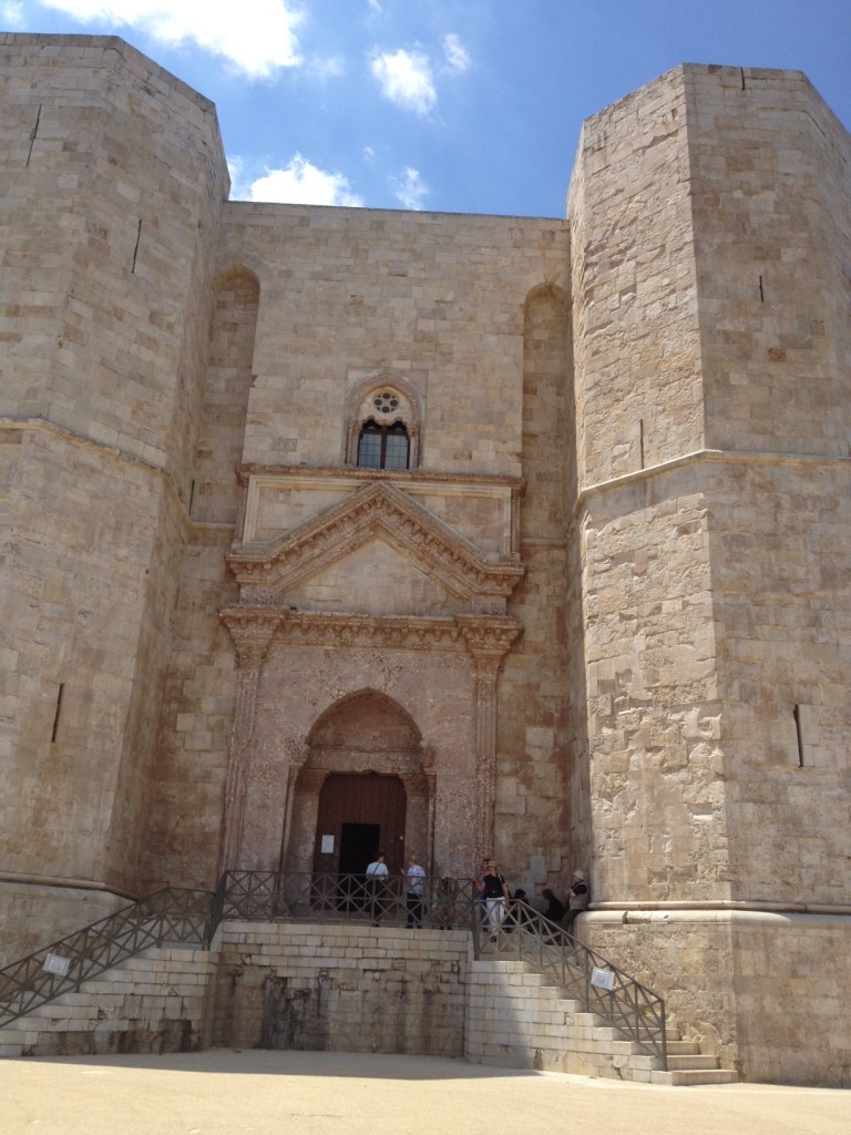 Castel del Monte - Entrance