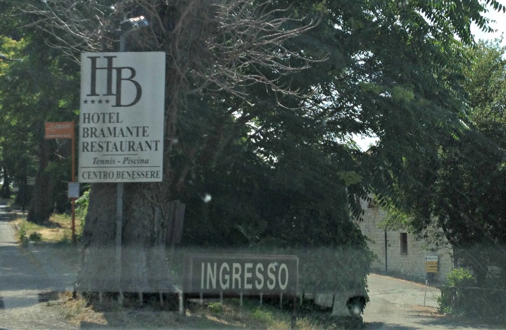 Todi - Hotel Bramante - Entrance Sign