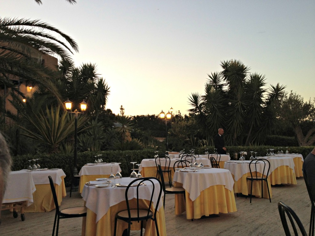 Sicilian Food - Outdoor dining at Baglio della Luna