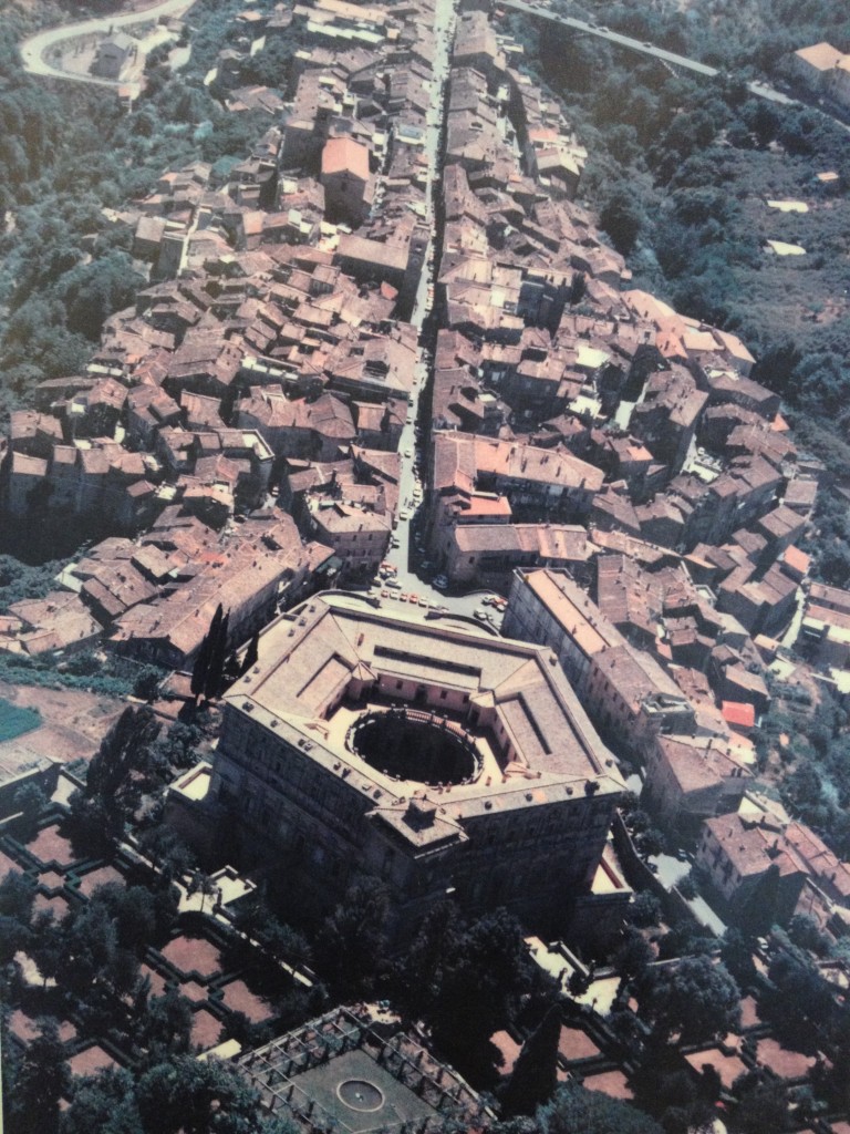 Hidden gems in Lazio - Palazzo Farnese in Caprarola - Aerial view