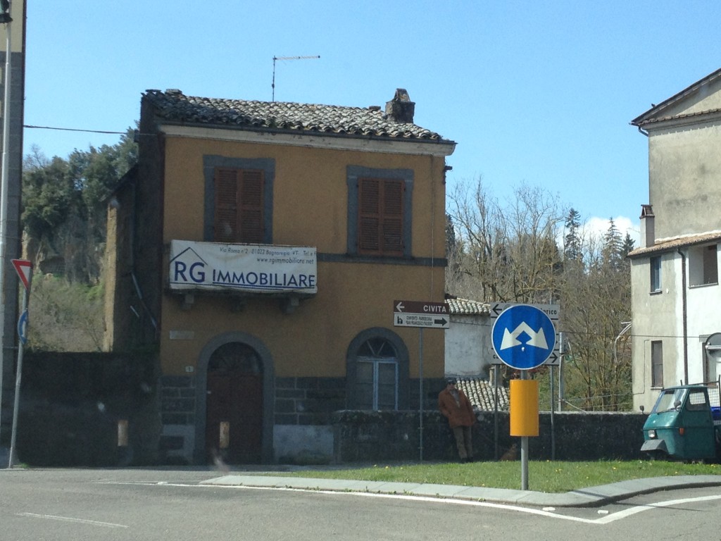 Civita di Bagnoregio - Signs to Civita