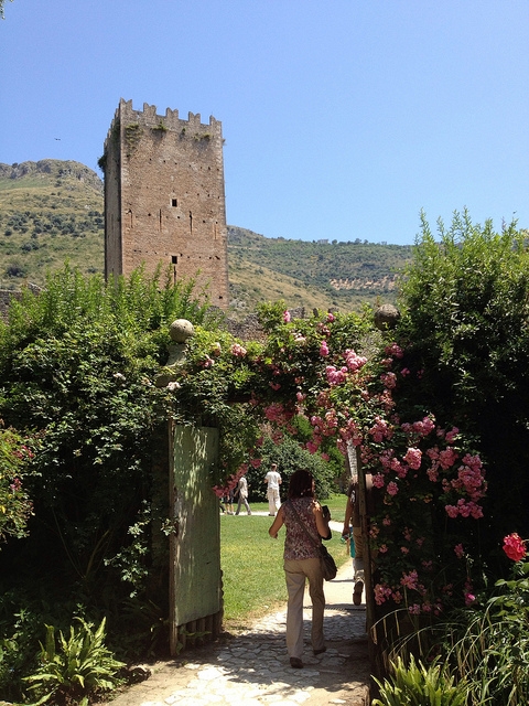 Day trip from Rome: Garden of Ninfa - Castle