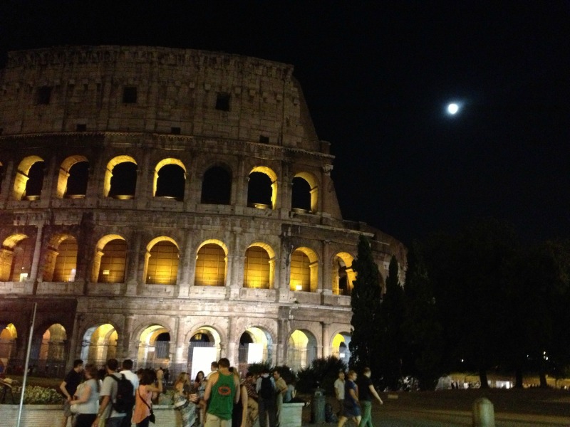 Cooking vacation in Italy: Colosseum at Night