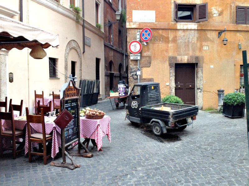 Alleyway in Rome, Italy