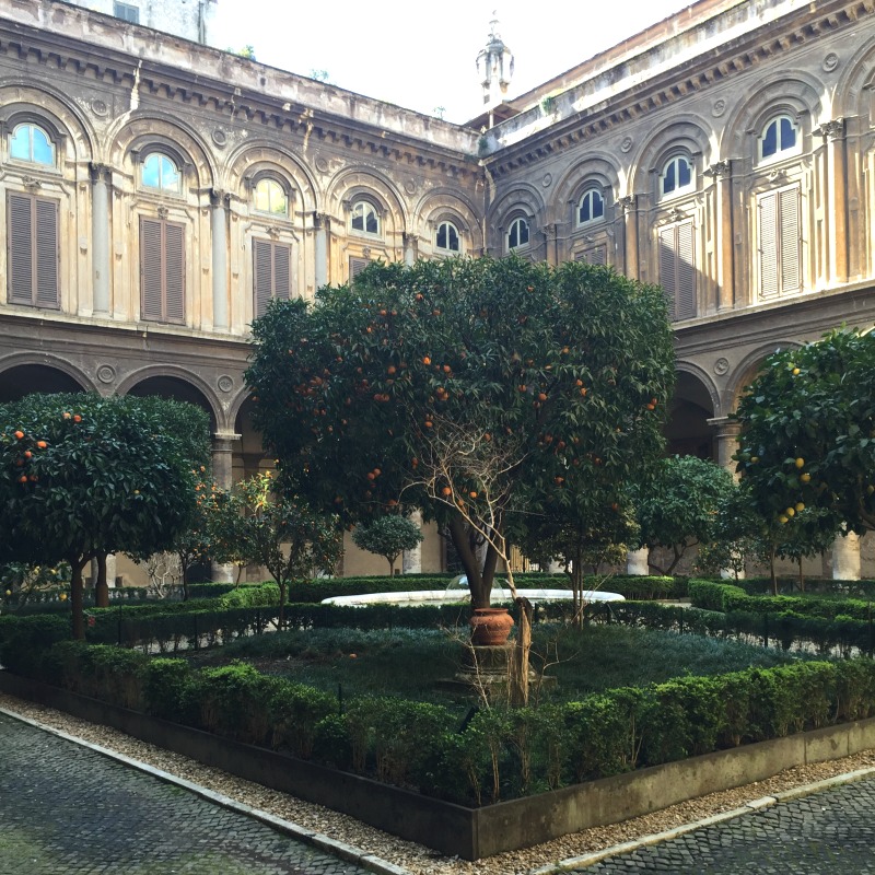 Internal courtyard at Palazzo Doria Pamphilj in Rome | BrowsingRome.com