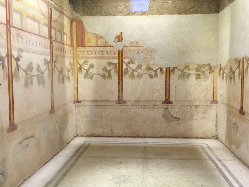 Frescoes in the House of Livia on the Palatine Hill | 15 Must-Visit Places on Your First Visit to Rome | BrowsingRome.com