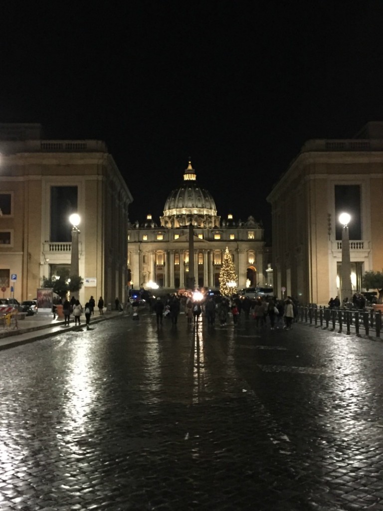 Vatican during the holidays | BrowsingRome.com