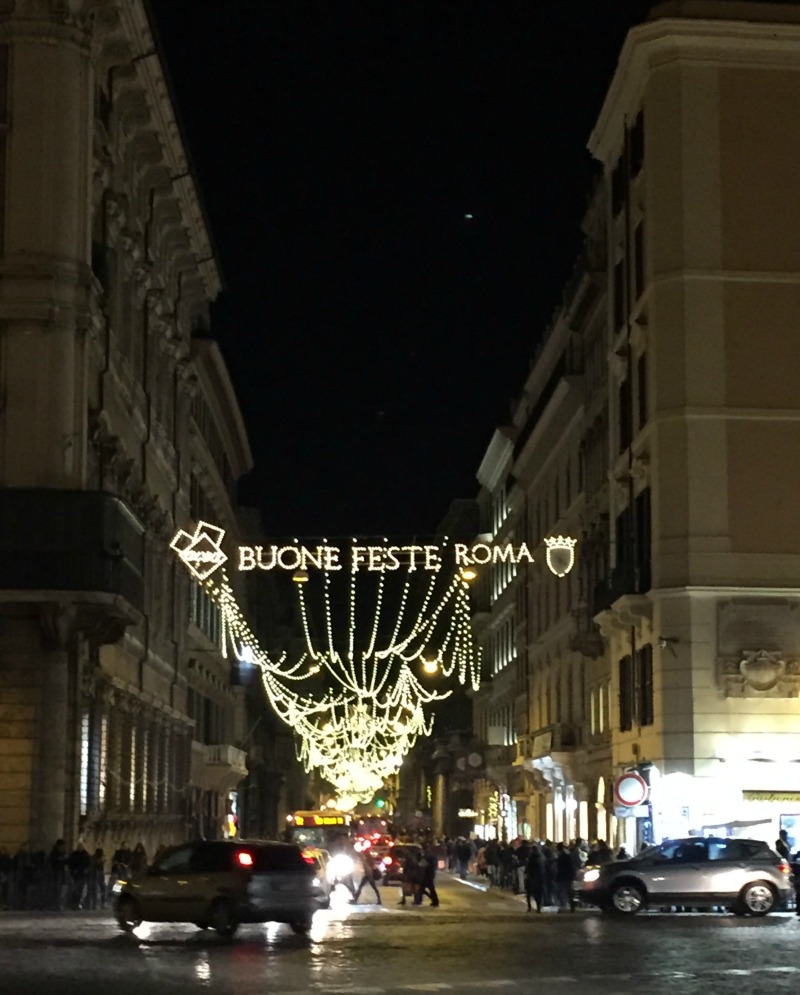 Via del Corso in Rome during the holidays | BrowsingRome.com